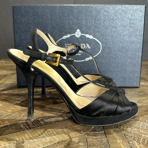 Prada Raso camosc in black US 6 with spare lifts package and original box - Picture 2 of 9